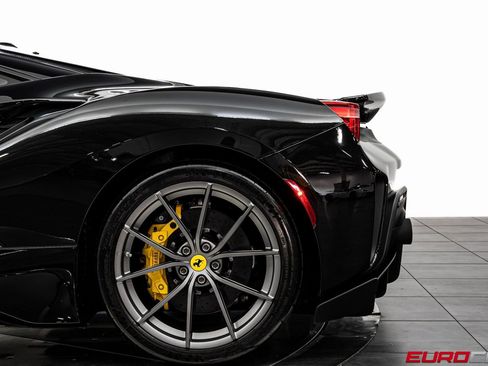 Used 2020 Ferrari 488 Pista Coupe image 21