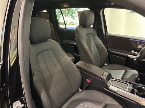 Used 2025 Mercedes-Benz GLB 250 4MATIC image 20