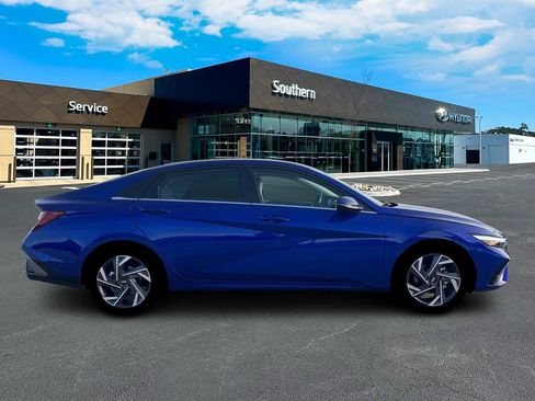 New 2026 Hyundai Elantra Limited image 10