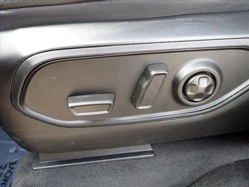 Used 2023 Jeep Grand Cherokee Altitude AWD/4WD image 14