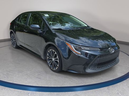 Used 2022 Toyota Corolla L FWD image 3