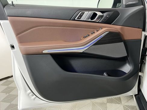 Used 2024 BMW X5 xDrive40i w/ Premium Package image 10