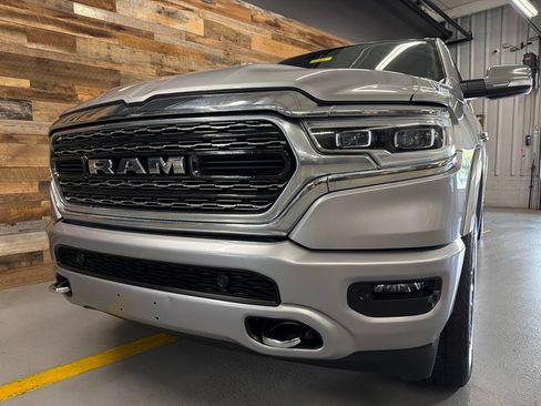 Used 2022 RAM 1500 Limited w/ Body Color Bumper Group AWD/4WD image 9