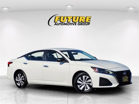 Certified 2025 Nissan Altima 2.5 S image 1