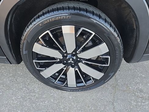 Used 2025 Mitsubishi Outlander SE image 23