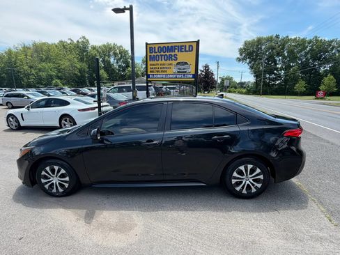 Used 2022 Toyota Corolla LE w/ Carpet Mat Package (TMS) FWD image 8