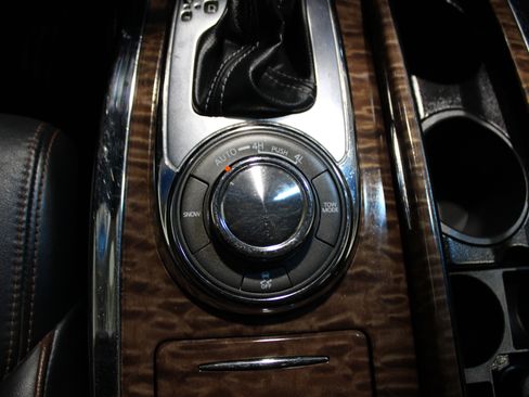 Used 2017 Nissan Armada Platinum image 24