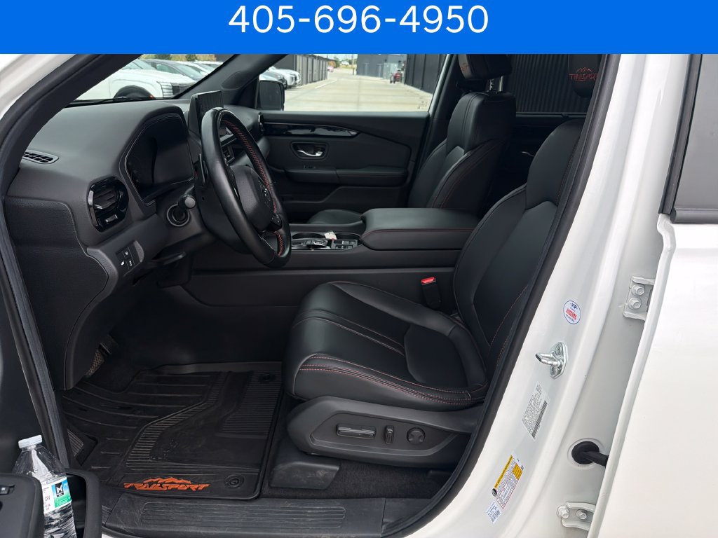 Used 2025 Honda Pilot TrailSport image 14