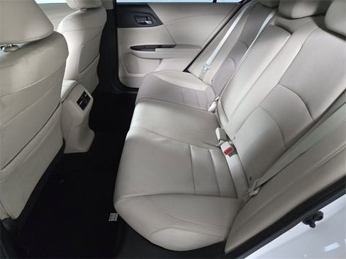 Used 2015 Honda Accord EX-L image 15