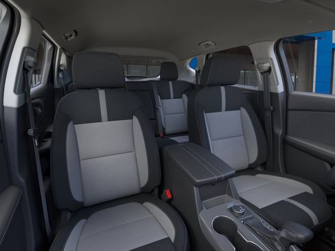 New 2025 Chevrolet Blazer LT image 40