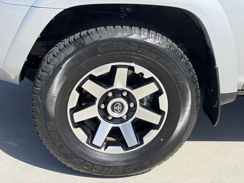 Certified 2023 Toyota 4Runner TRD Off-Road Premium w/ Off Road Premium Plus Package AWD/4WD image 8