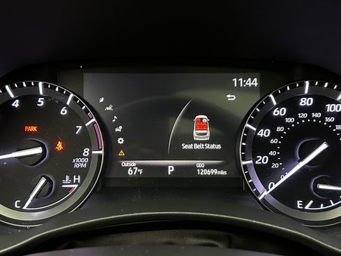 Used 2020 Toyota Highlander XLE image 14