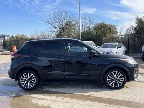 Certified 2024 Nissan Kicks SV image 3