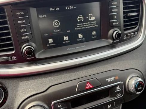 Used 2019 Kia Sorento EX image 11