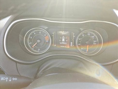 Used 2019 Jeep Cherokee Latitude Plus image 19