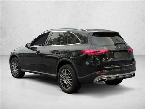 Used 2025 Mercedes-Benz GLC 300 4MATIC image 7