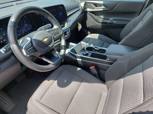 Used 2026 Chevrolet Equinox LT AWD/4WD image 9