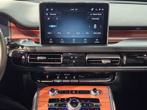 Used 2022 Lincoln Aviator Grand Touring w/ Elements Package Plus AWD/4WD image 16