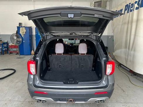 Used 2023 Ford Explorer Platinum w/ Technology Package AWD/4WD image 6