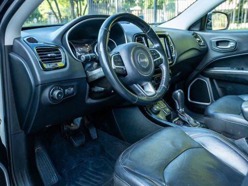Used 2018 Jeep Compass Limited w/ Navigation Group AWD/4WD image 10