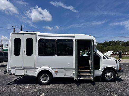 Used 2016 Chevrolet Express 3500 w/ Shuttle Bus Package RWD image 5