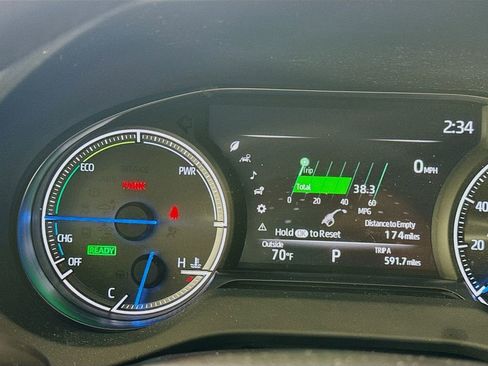 Used 2021 Toyota Venza Limited image 14