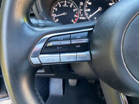 Used 2021 MAZDA MAZDA3 s FWD image 60