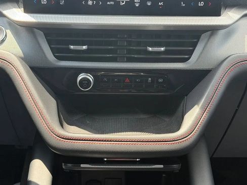 Used 2025 Ford Explorer ST-Line AWD/4WD image 22