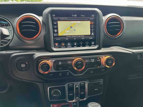 Used 2021 Jeep Gladiator Mojave AWD/4WD image 29