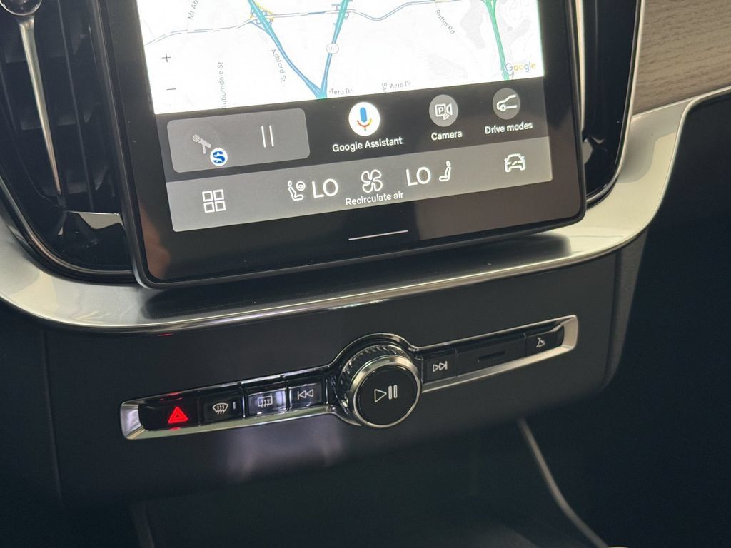 New 2026 Volvo XC90 T8 Plus AWD/4WD image 21