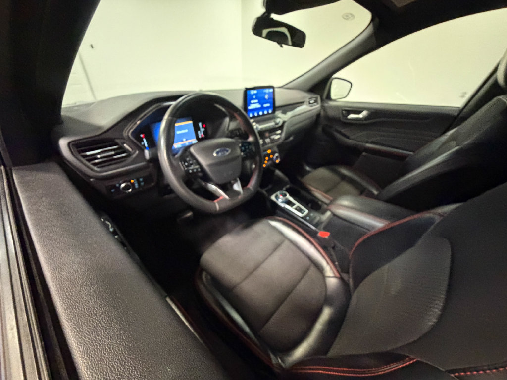 Used 2023 Ford Escape ST-Line AWD/4WD image 2