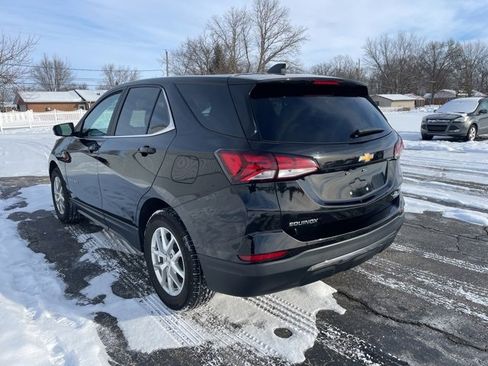 Used 2023 Chevrolet Equinox LT image 2