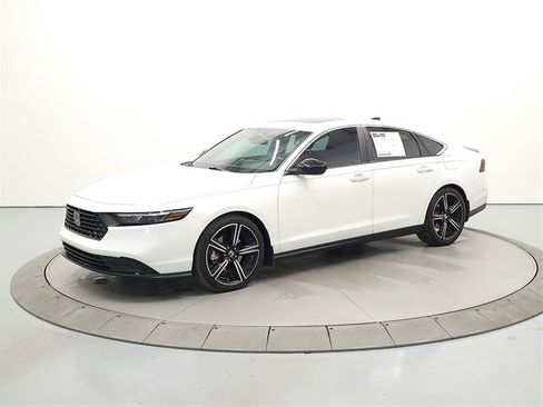 Used 2024 Honda Accord Sport image 3