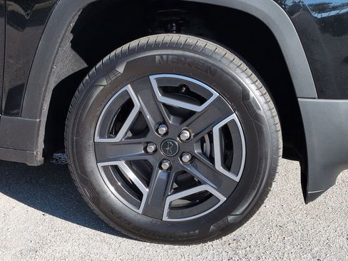 New 2026 Jeep Cherokee Limited image 10