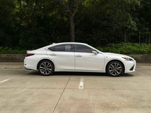 Used 2021 Lexus ES 350 F Sport w/ Accessory Package FWD image 10