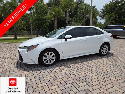 Certified 2025 Toyota Corolla LE FWD image 3
