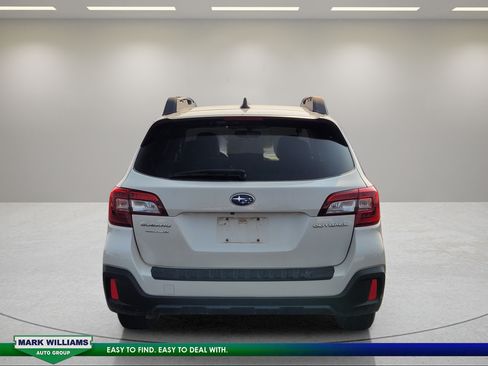 Used 2018 Subaru Outback 2.5i Premium AWD/4WD image 5