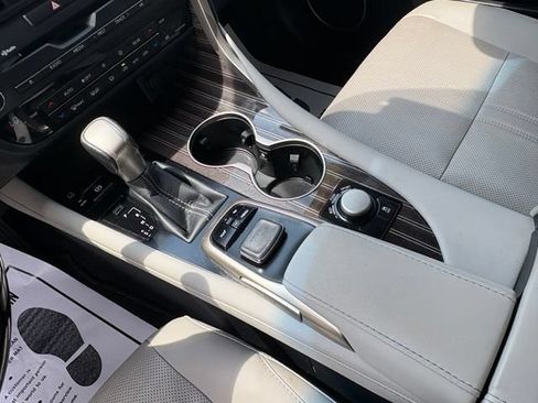Used 2018 Lexus RX 350L Luxury w/ Accessory Package FWD image 21