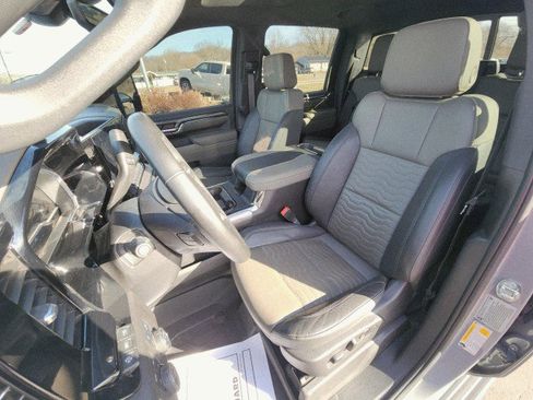 Used 2024 Chevrolet Silverado 2500 ZR2 w/ Technology Package image 37