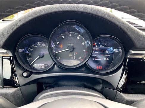 Used 2023 Porsche Macan Turbo AWD/4WD image 29