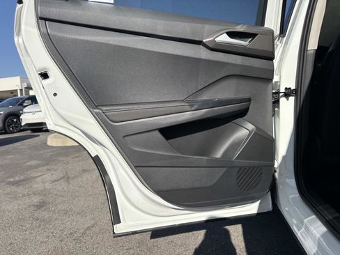 New 2026 Volkswagen Taos SE AWD/4WD image 24