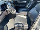 Used 2017 Toyota Highlander XLE image 5