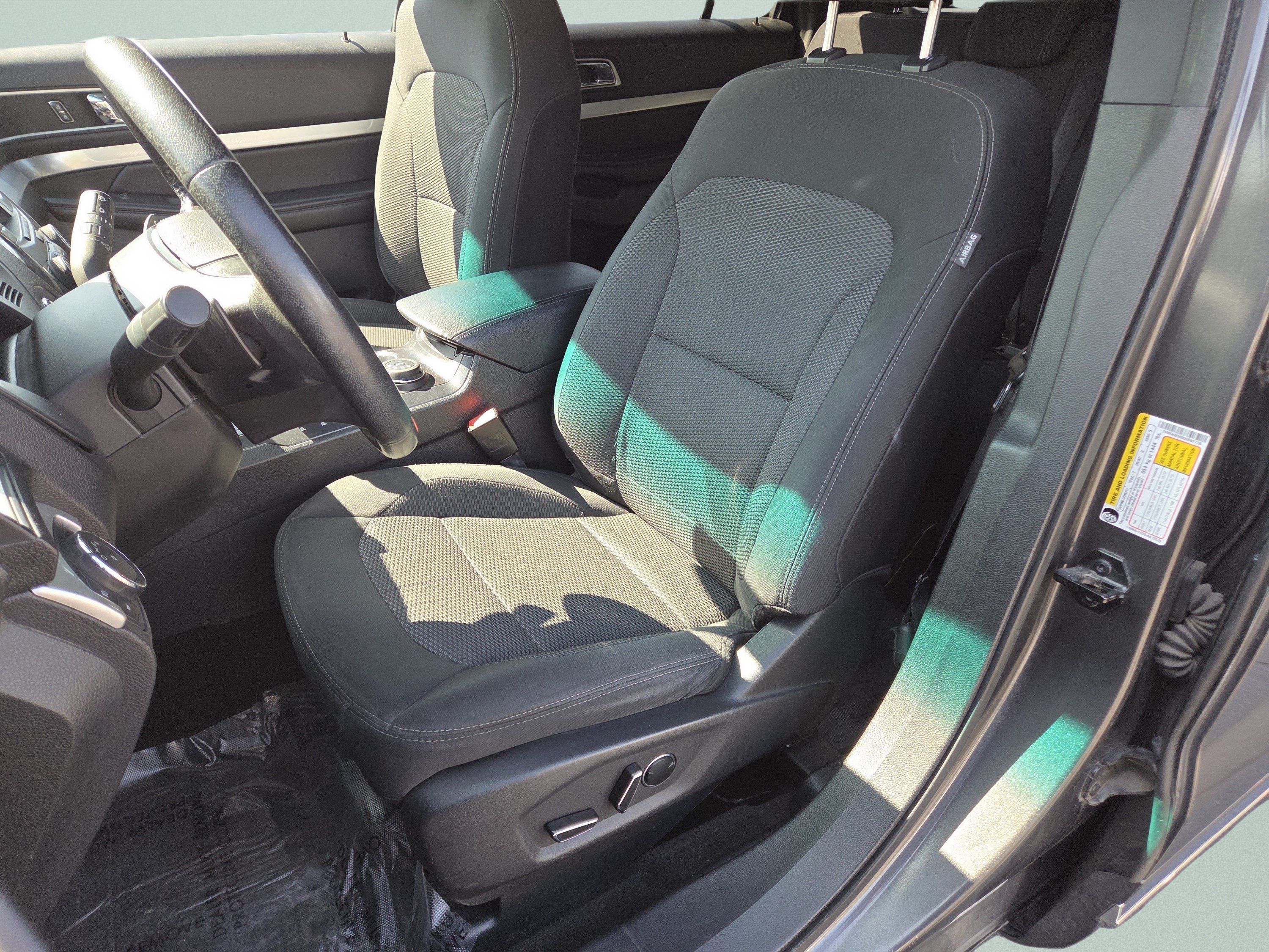 Used 2016 Ford Explorer XLT AWD/4WD image 6
