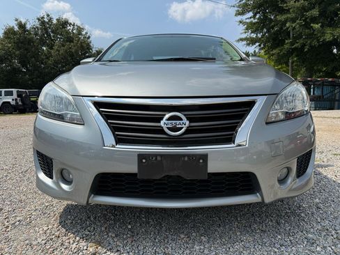 Used 2014 Nissan Sentra SR w/ SR Driver Package FWD image 9