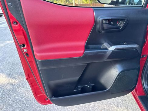 Used 2017 Toyota Tacoma SR5 w/ Tow Package image 22