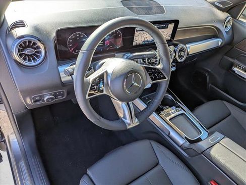 New 2026 Mercedes-Benz GLB 250 4MATIC image 3