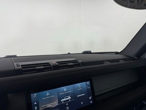 Used 2020 Land Rover Defender 110 First Edition image 31