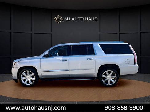 Used 2018 Cadillac Escalade ESV Luxury image 6