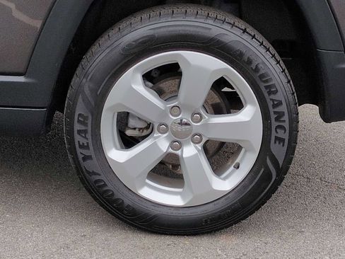 Used 2019 Jeep Compass Latitude w/ Popular Equipment Group image 14