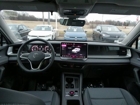 New 2026 Volkswagen Tiguan SE AWD/4WD image 4